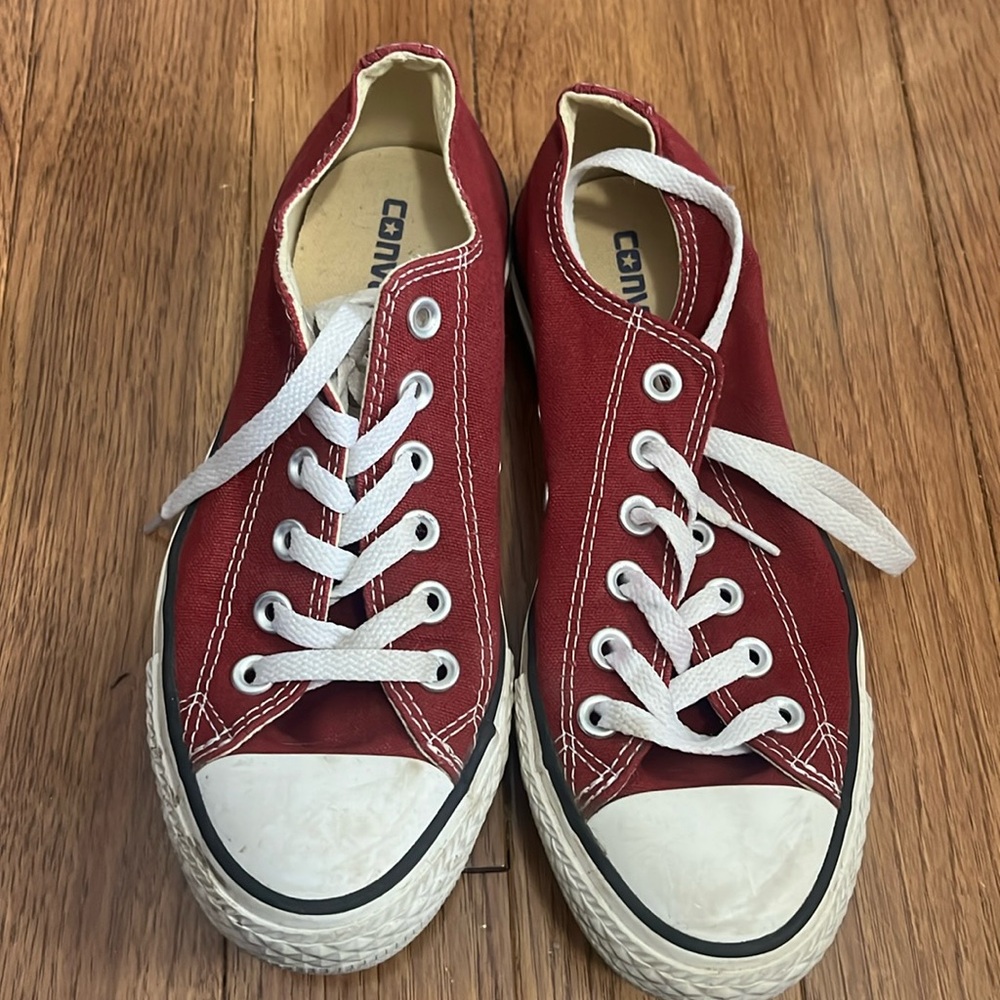 Maroon converse